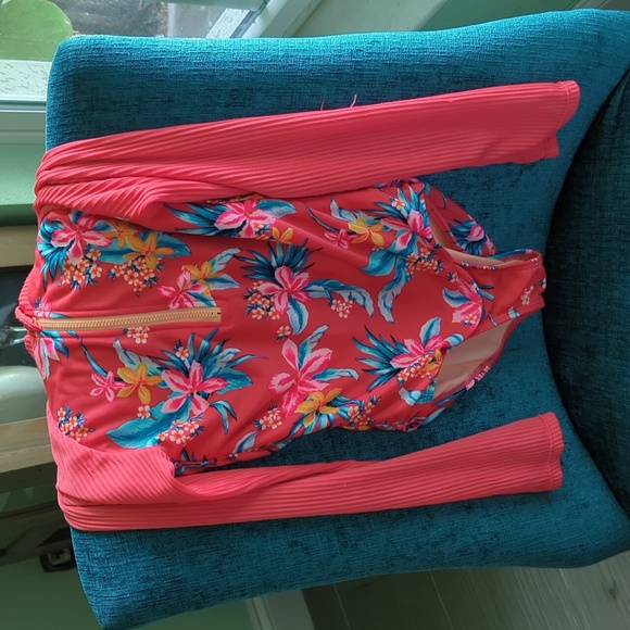 3/$25 Girls Long sleeved swimsuit GUC - Picture 4 of 10